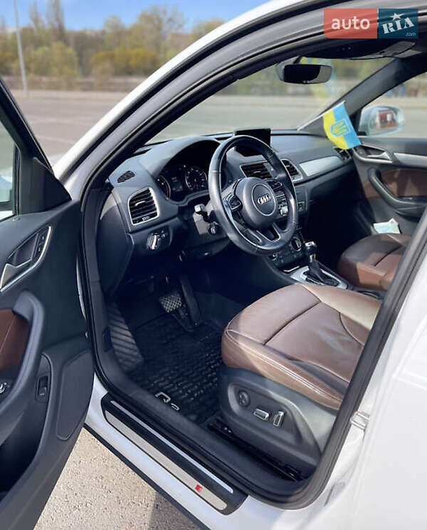 Позашляховик / Кросовер Audi Q3 2017 в Чернівцях