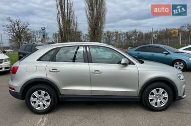 Позашляховик / Кросовер Audi Q3 2016 в 