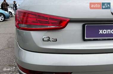 Позашляховик / Кросовер Audi Q3 2016 в 