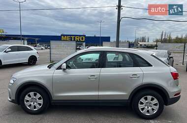 Позашляховик / Кросовер Audi Q3 2016 в 