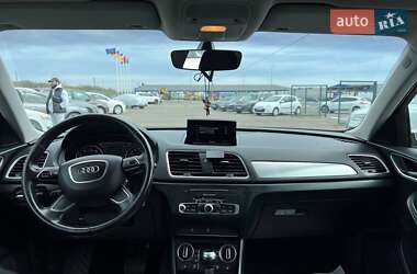 Позашляховик / Кросовер Audi Q3 2016 в 