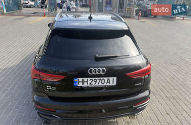 Внедорожник / Кроссовер Audi Q3 2022 в 
