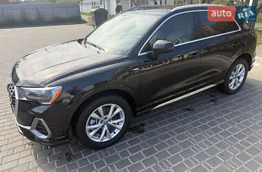 Внедорожник / Кроссовер Audi Q3 2022 в 