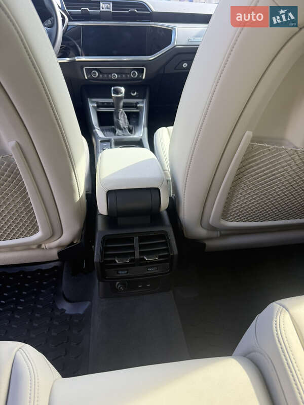 Внедорожник / Кроссовер Audi Q3 2022 в Одессе