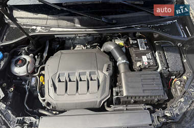 Внедорожник / Кроссовер Audi Q3 2022 в 