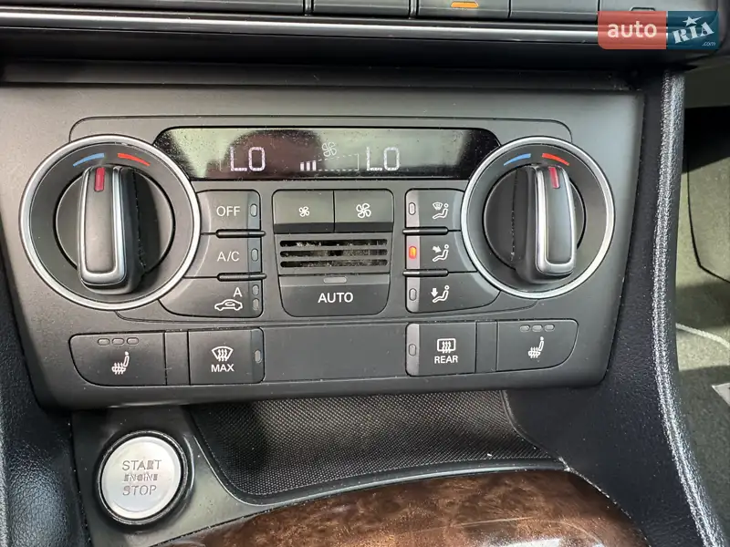 Позашляховик / Кросовер Audi Q3 2016 в 