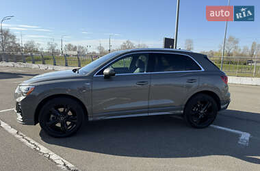 Внедорожник / Кроссовер Audi Q3 2019 в 