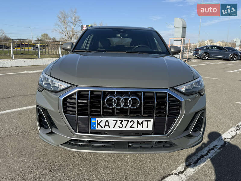 Внедорожник / Кроссовер Audi Q3 2019 в Киеве