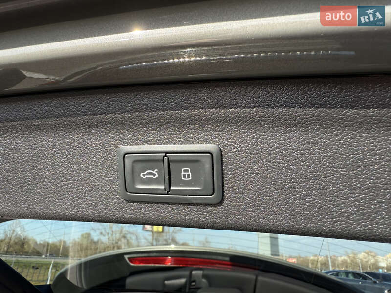 Внедорожник / Кроссовер Audi Q3 2019 в Киеве