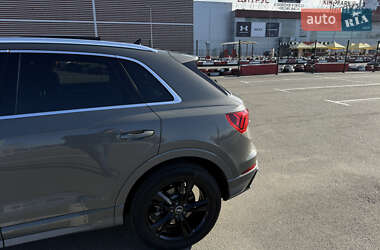 Внедорожник / Кроссовер Audi Q3 2019 в 