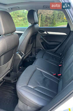 Внедорожник / Кроссовер Audi Q3 2014 в 
