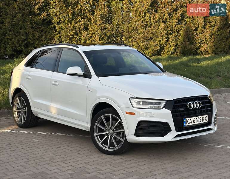 Внедорожник / Кроссовер Audi Q3 2017 в Киеве