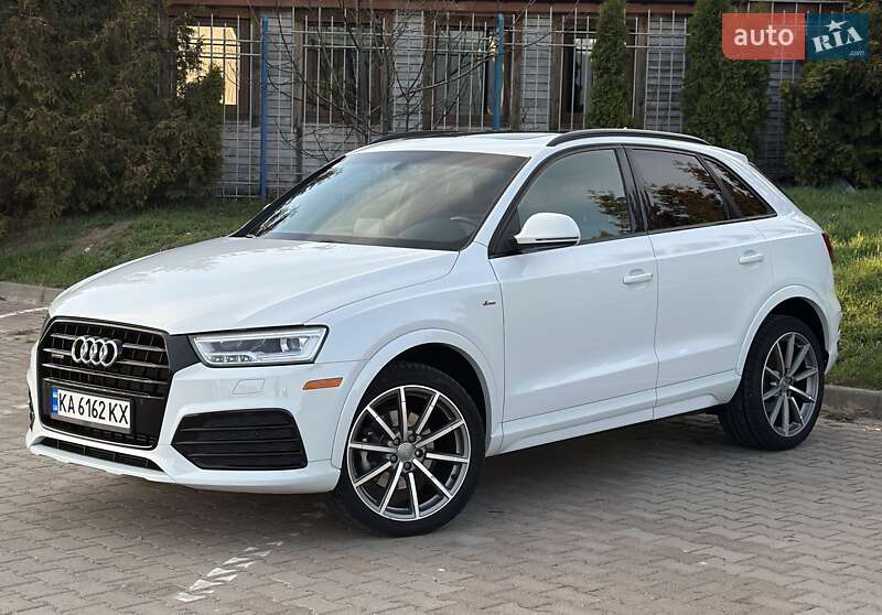 Внедорожник / Кроссовер Audi Q3 2017 в Киеве