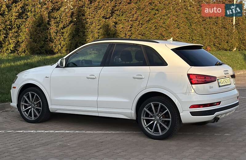 Внедорожник / Кроссовер Audi Q3 2017 в Киеве