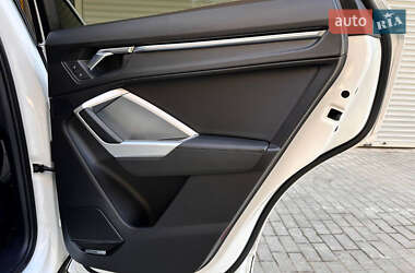 Внедорожник / Кроссовер Audi Q3 2021 в 