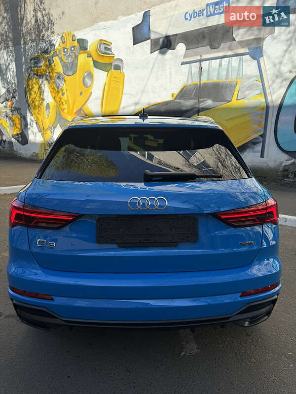Внедорожник / Кроссовер Audi Q3 2019 в Одессе