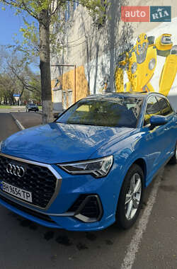 Внедорожник / Кроссовер Audi Q3 2019 в 