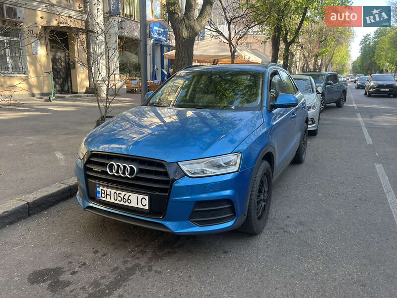 Внедорожник / Кроссовер Audi Q3 2017 в 