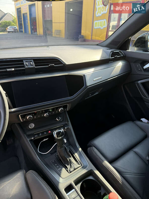 Позашляховик / Кросовер Audi Q3 2019 в Тернополі