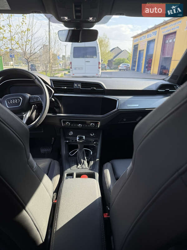 Позашляховик / Кросовер Audi Q3 2019 в Тернополі