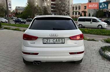Позашляховик / Кросовер Audi Q3 2016 в 