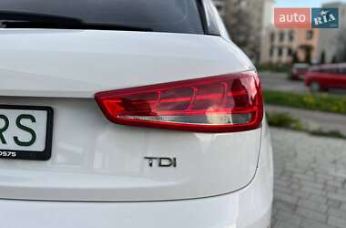 Позашляховик / Кросовер Audi Q3 2016 в 