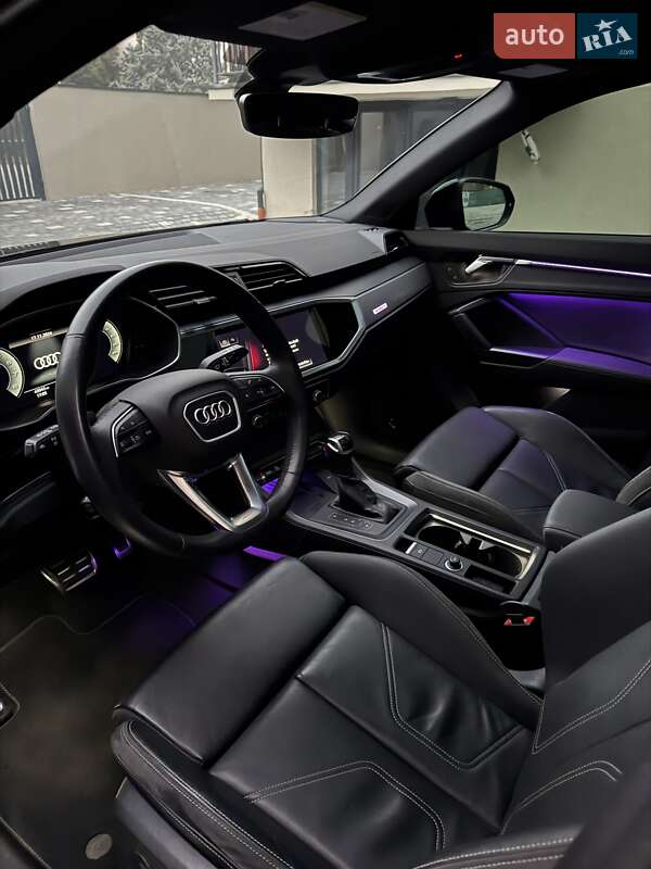 Внедорожник / Кроссовер Audi Q3 2022 в Киеве