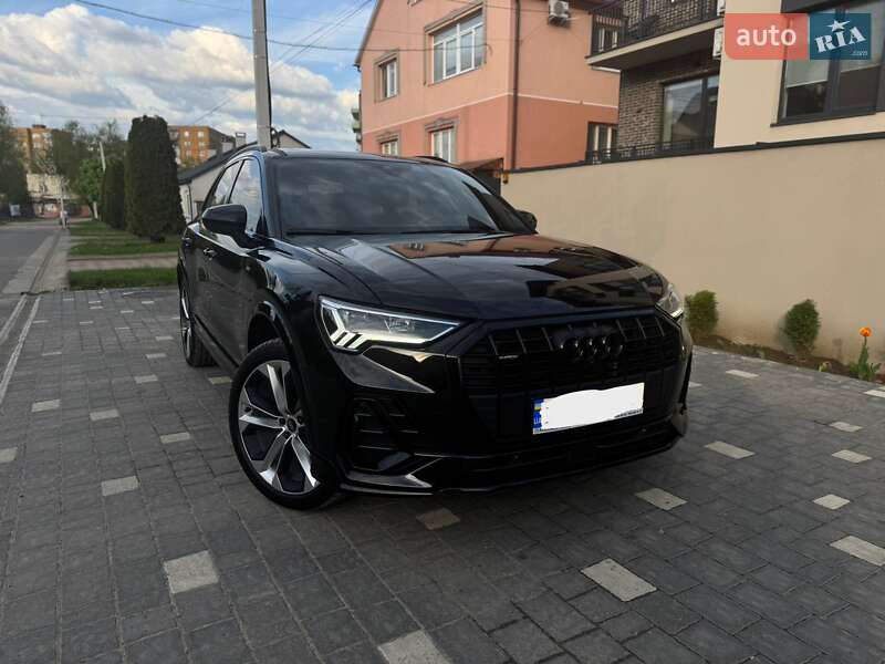 Внедорожник / Кроссовер Audi Q3 2022 в Киеве