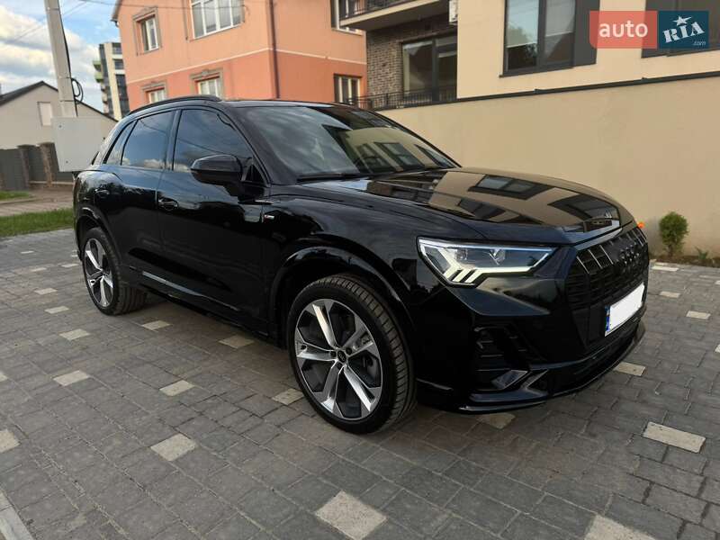 Внедорожник / Кроссовер Audi Q3 2022 в Киеве