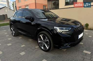 Внедорожник / Кроссовер Audi Q3 2022 в 