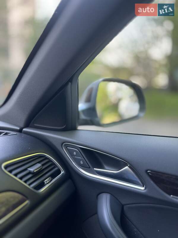 Внедорожник / Кроссовер Audi Q3 2015 в Киеве