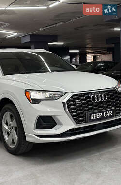 Внедорожник / Кроссовер Audi Q3 2019 в 