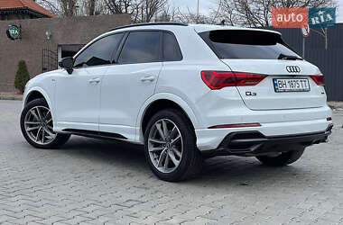 Внедорожник / Кроссовер Audi Q3 2021 в 