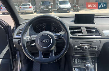 Позашляховик / Кросовер Audi Q3 2018 в 