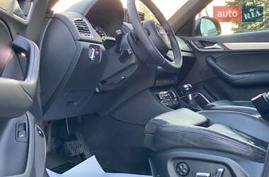 Позашляховик / Кросовер Audi Q3 2015 в 