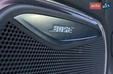 Позашляховик / Кросовер Audi Q3 2015 в 