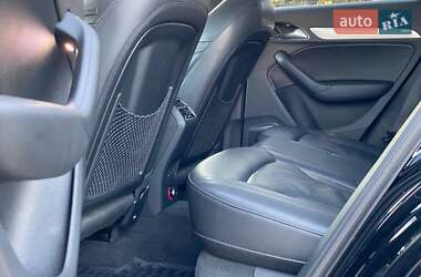 Позашляховик / Кросовер Audi Q3 2015 в 