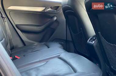 Позашляховик / Кросовер Audi Q3 2015 в 