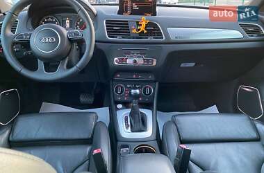 Позашляховик / Кросовер Audi Q3 2015 в 