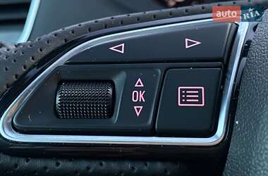 Позашляховик / Кросовер Audi Q3 2015 в 