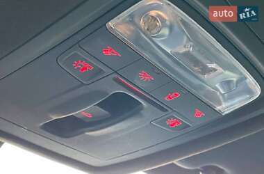 Позашляховик / Кросовер Audi Q3 2015 в 