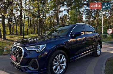Позашляховик / Кросовер Audi Q3 2021 в 
