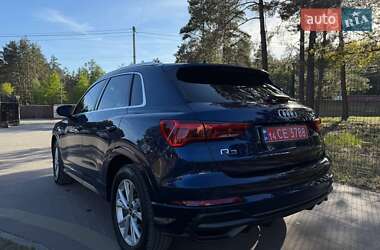 Позашляховик / Кросовер Audi Q3 2021 в 