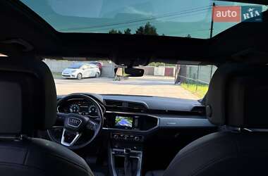 Позашляховик / Кросовер Audi Q3 2021 в 