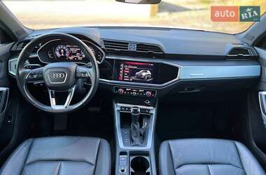 Позашляховик / Кросовер Audi Q3 2019 в 