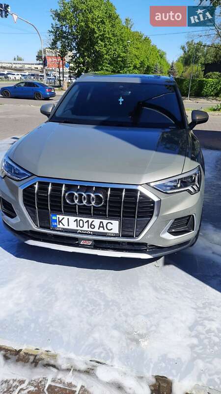 Позашляховик / Кросовер Audi Q3 2019 в Києві