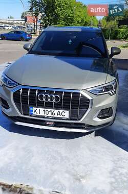 Внедорожник / Кроссовер Audi Q3 2019 в 