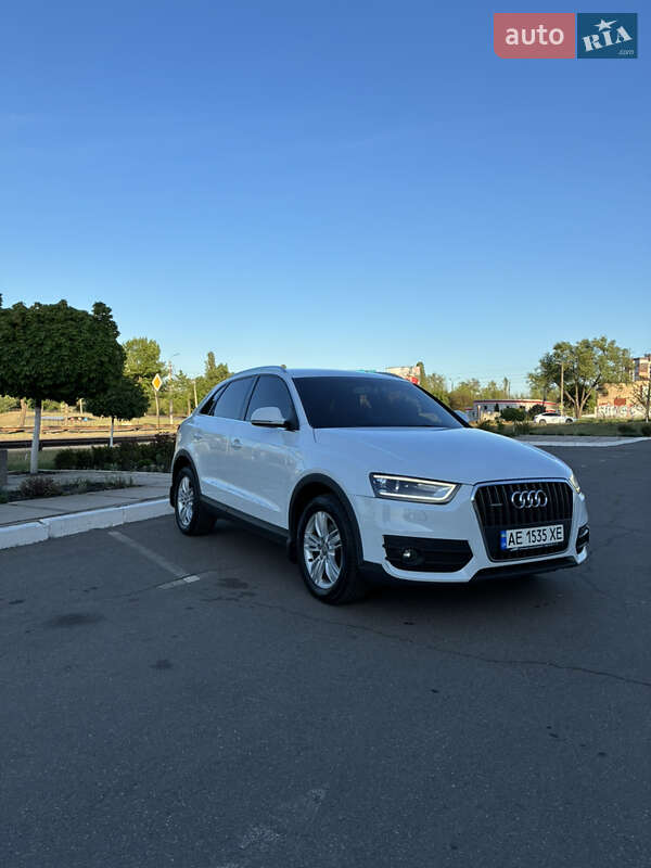 Внедорожник / Кроссовер Audi Q3 2012 в 