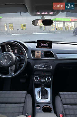 Внедорожник / Кроссовер Audi Q3 2012 в 