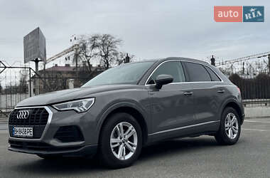 Внедорожник / Кроссовер Audi Q3 2020 в 
